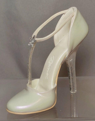Just The Right Shoe ''Goody Two Shoe'' Diamond Anniversary Home/Office Collectible