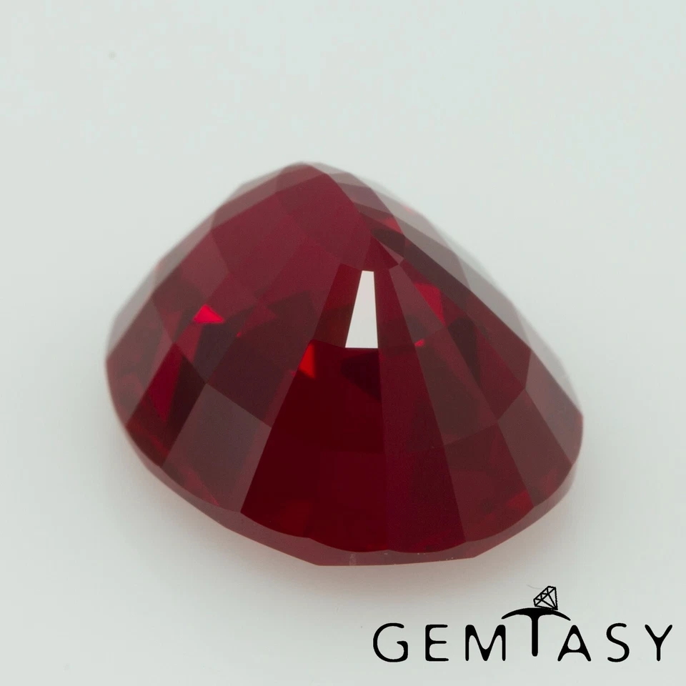 Cut stone - Ruby Pigeon blood Czochralski (Pulled) lab grown, 10x8mm 3.84ct - Image 4 of 4