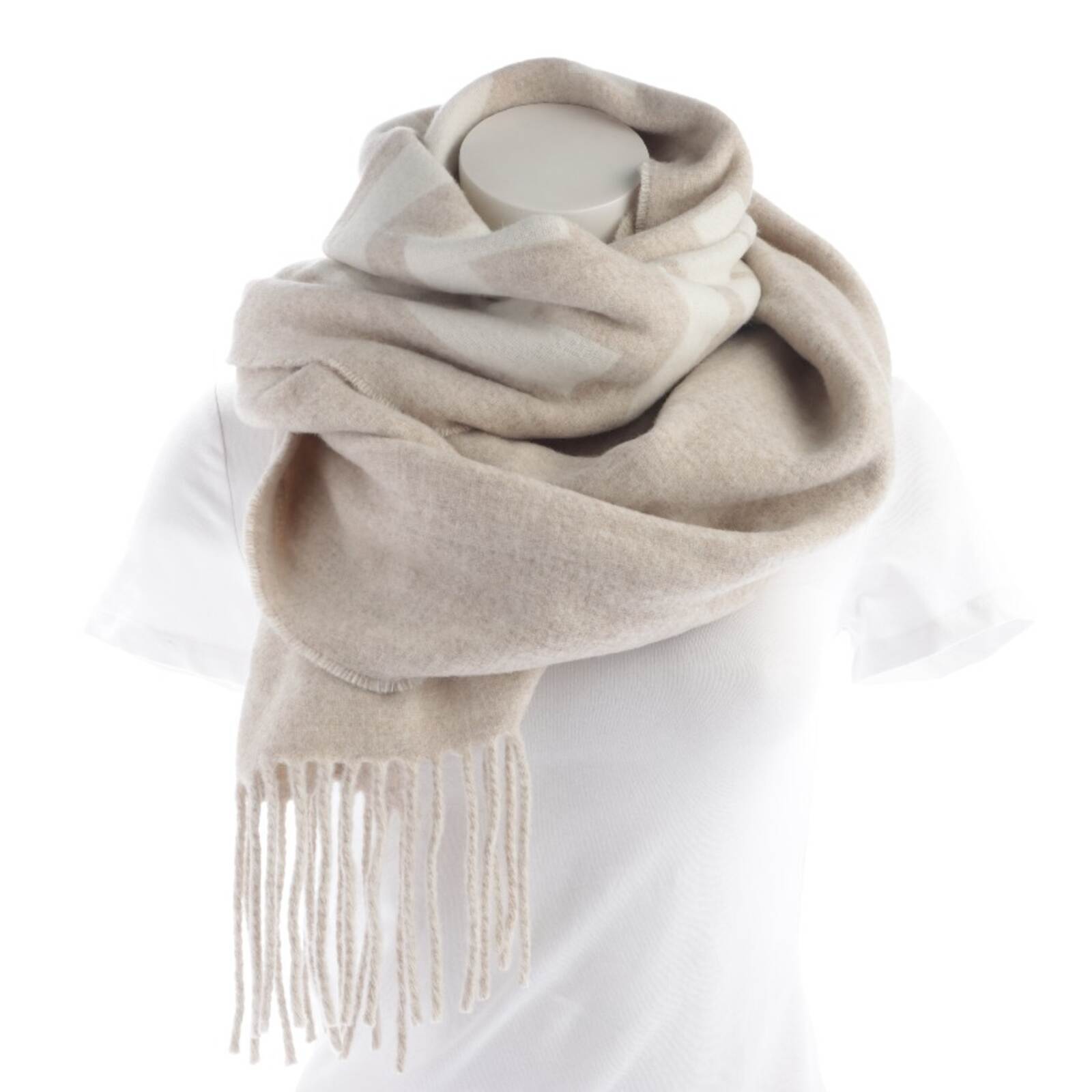 Шаль Жакмуса Вайсса 40490₽