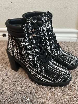 JLO Jennifer Lopez Rigly Platform Boot, Women's Size 9.5M, Black/White Tweed