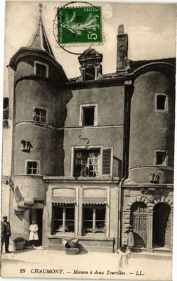 CPA Chaumont-sur-Tharonne, la Place de l´Eglise 1940
