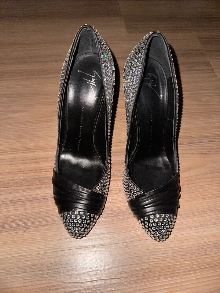 NUEVO: EE. UU. 8 bombas Giuseppe Zanotti con cristales de Swarovski Foto 4 de 4