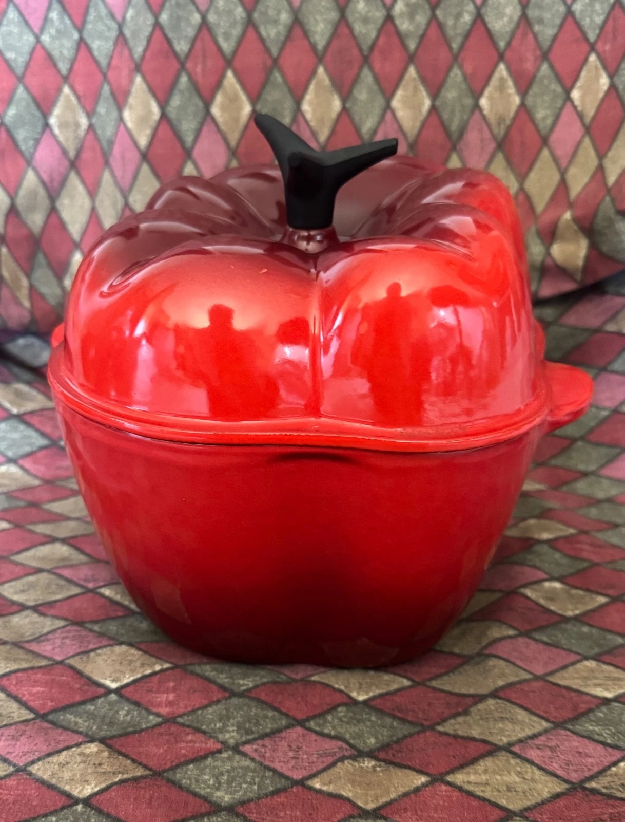Le Creuset Enameled Cast Iron Bell Pepper Cerise Red 2-1/4 Qt / 2 L Dutch Oven