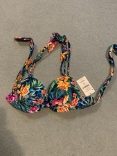 The Fille Tie front bikini top with floral print Size L #summer #holidayvibes