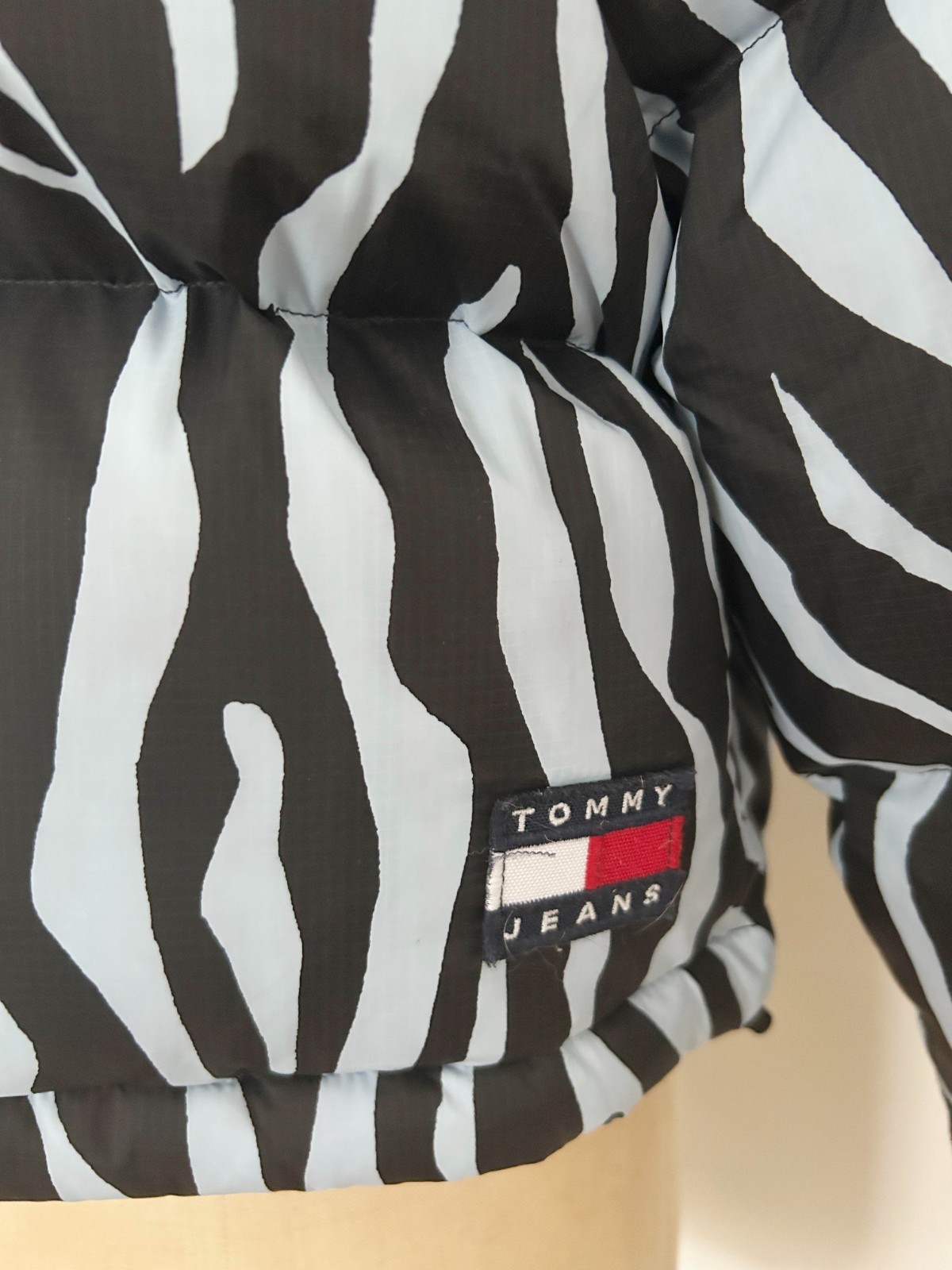 SOLD OUT tommy jeans zebra puffer jacket image 6
