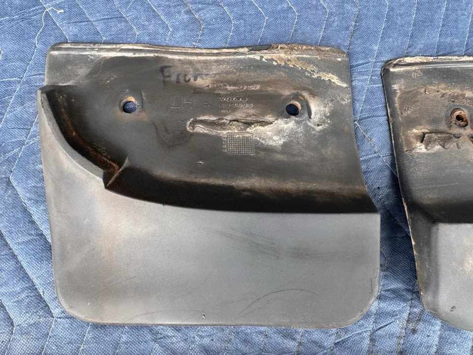 1986-1993 Volvo 240 244 245 Front Fender Mud Flap Pair Splash Guard OEM #4915E - Image 2 of 4