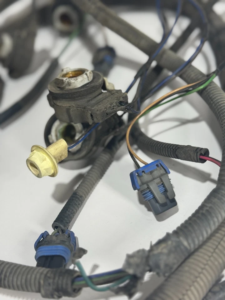 1988-1994 CHEVY/GMC C/K 1500 HEADLIGHT RAD SUPPORT WIRING HARNESS ASSEMBLY - Image 4 of 4