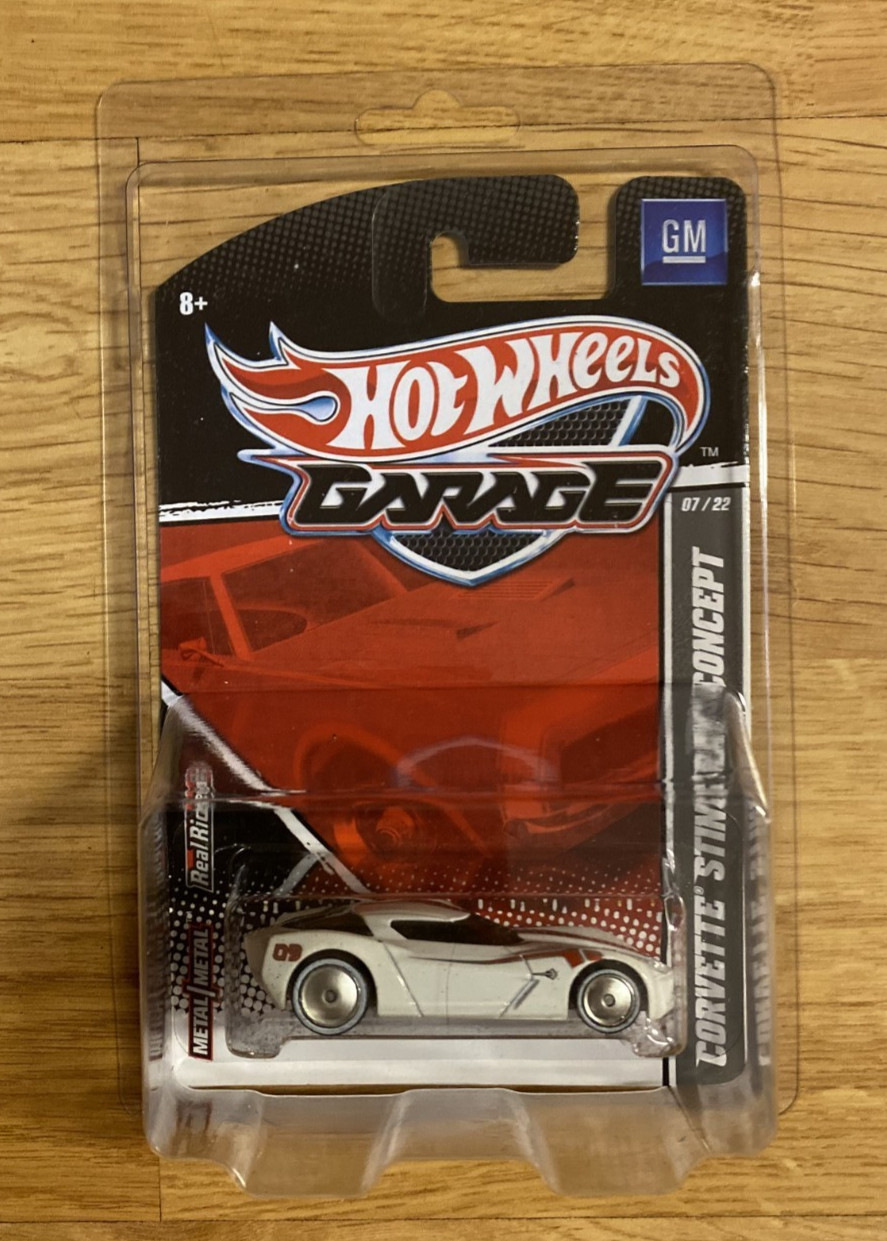 Hot Wheels Garage Chevy Corvette Stingray Concept In Protect Pack 2010