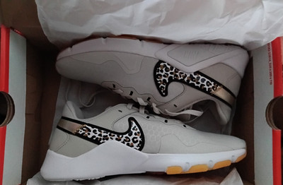 Nike Legend Essential 2 Premium Women s Leopard Print CZ3668-017