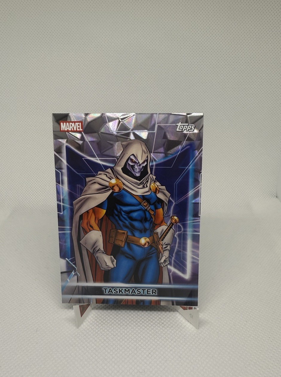 Taskmaster 2026 Topps Neon Marvel #27 Diamante Foil