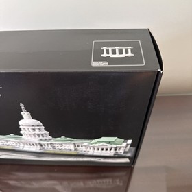LEGO ARCHITECTURE: United States Capitol Building (21030) ~New / Factory Sealed~