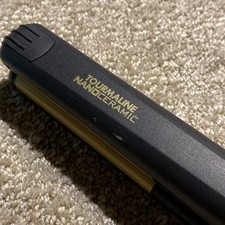 Andis Professional Flat Iron 1  Tourmaline Nano Ceramic Black