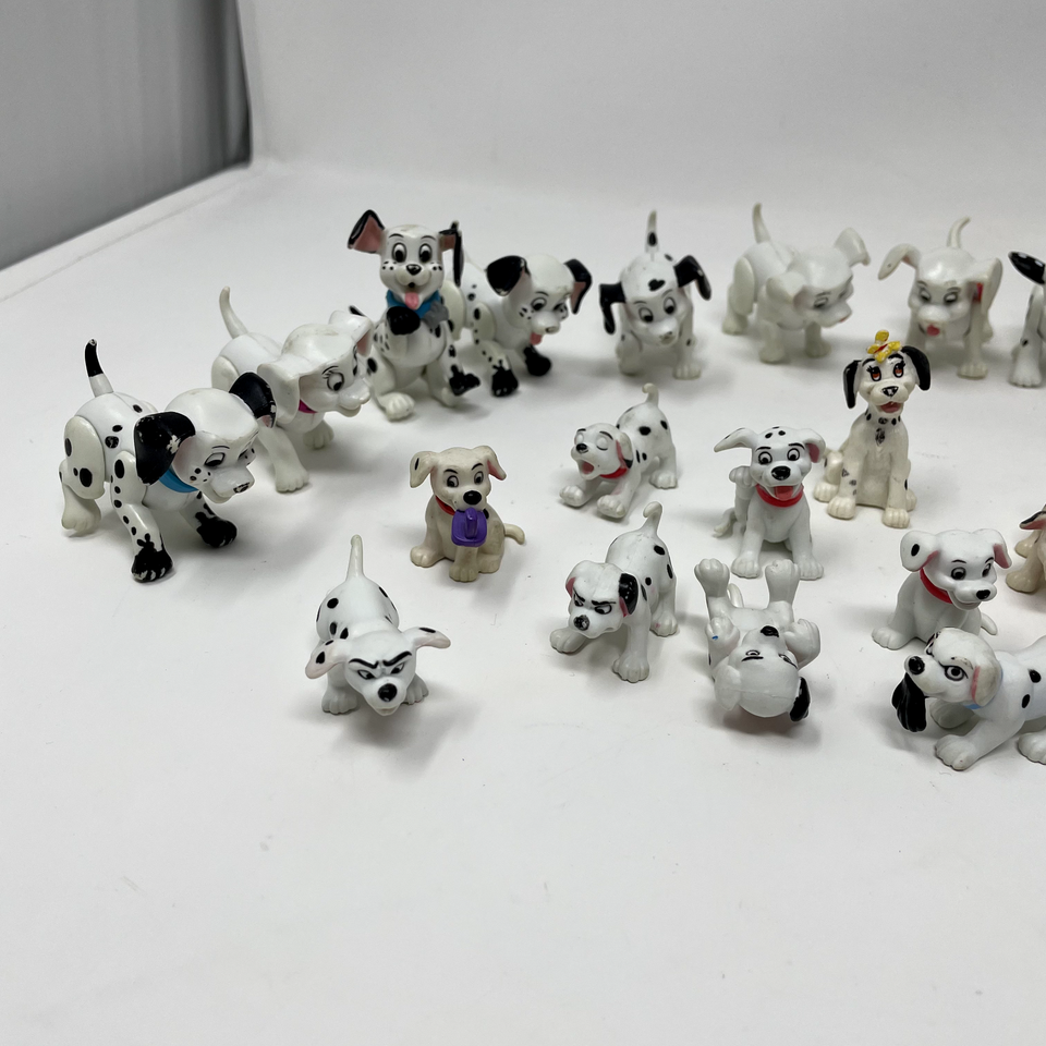 Vintage 101 DALMATIANS Lot of 28 PVC Toys Disney Figurines Dogs