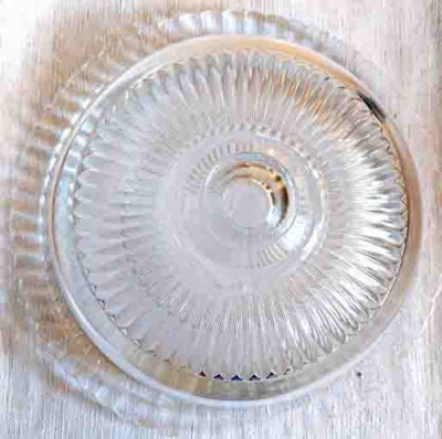 Platte 32 cm mit Glocke 27 cm Glas gewellt  Käse oder Kuchen luminarc Frankreich