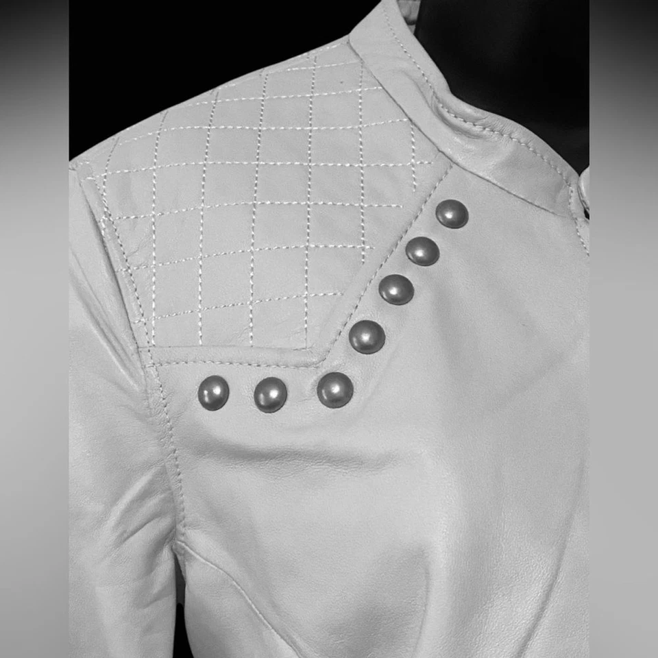 Chaqueta de cuero blanca Affliction | Chaqueta corta de cuero con tachuelas para mujer | NUEVA CON ETIQUETAS XL Foto 2 de 4
