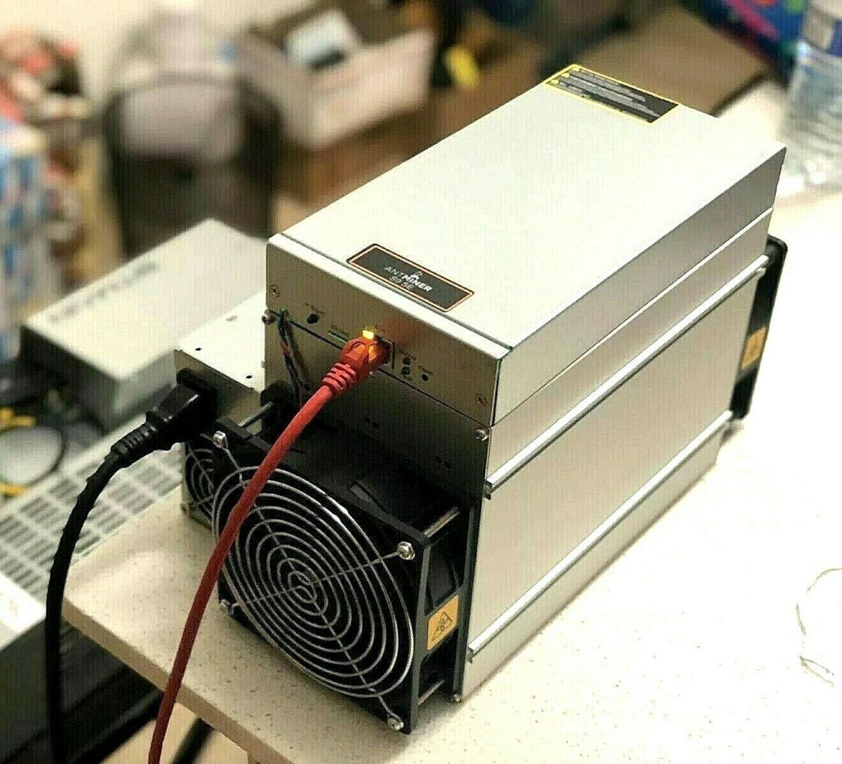 Bitcoin ASIC Miner Antminer S9 SE 17TH/s
