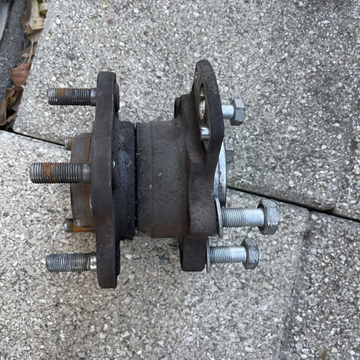 1990-1996 Nissan 300ZX Z32 Non Turbo Driver Left Rear 5 Lug Hub