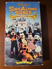 Disneys Sing Along Songs - Disneyland Fun: Its a Small World (VHS, 1993)
