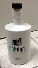 biała lakierowana (pusta) szklana butelka (500 ml) firmy GIN/NIGRA Treveris Dry Gin NOWA!