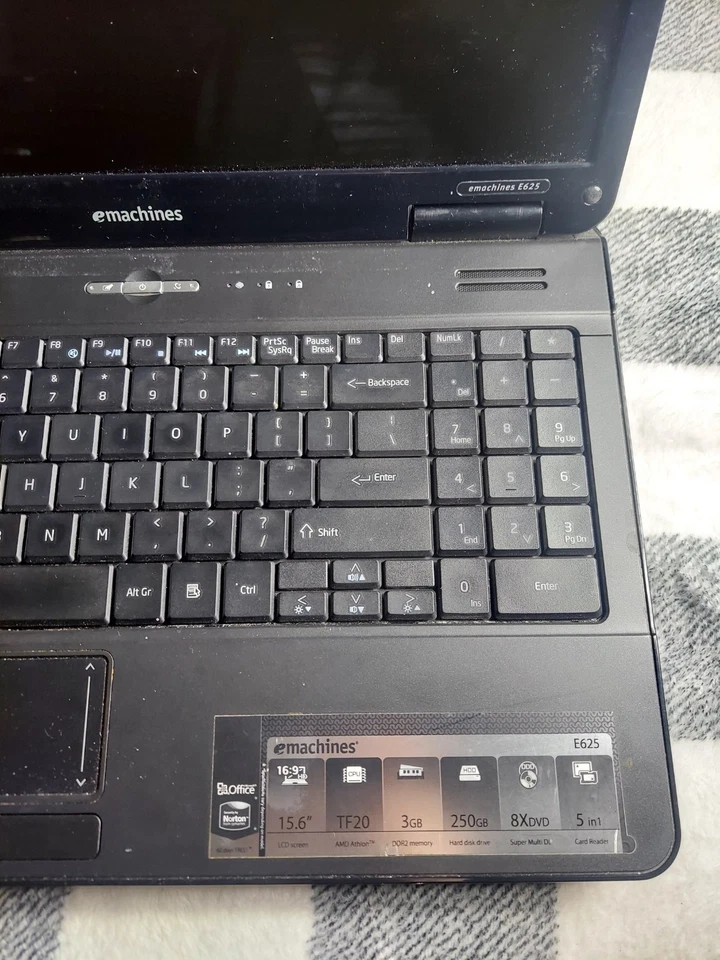 Portátil Acer EMachines E625-5192 MFG0904 modelo #KAWG0 para piezas con cargador Foto 4 de 4