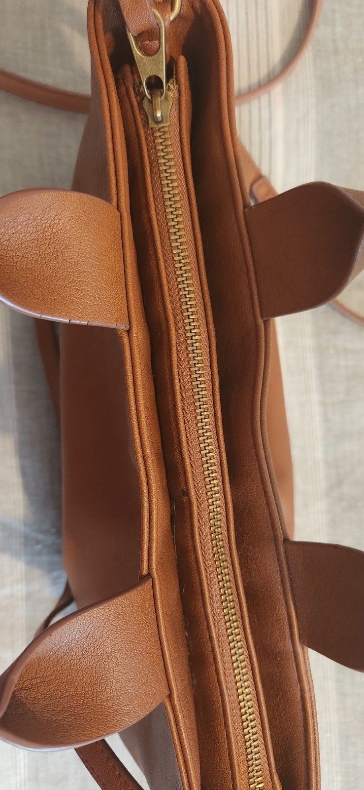 Universal Thread Brown  Multi-Compartment Shoulde… - image 11