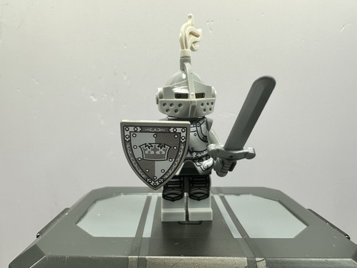Lego Heroic Knight Collectible Minifigure Series 9 71000 col132