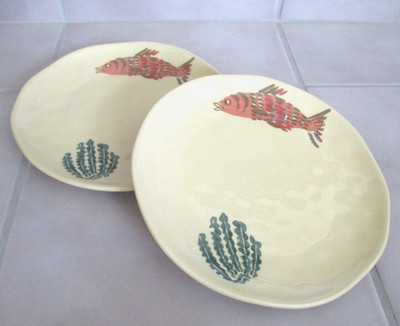 2 Target Threshold Beach Costal YELLOW FISH 9  Stoneware Dinner Plates Set of 2
