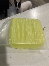 Tupperware Hinged One Piece Sandwich Keeper Sheer Yellow Snap Closure~NEW