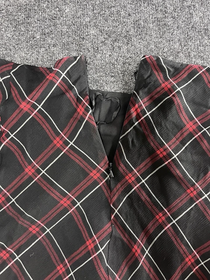 Jones New York 100% Silk Size 16 Flowy Midi Skirt Black Red Tartan Plaid Goth - Image 2 of 4