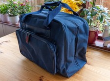 SEW EASY NAVY  PADDED SEWING MACHINE CARRY BAG  STORAGE BAG  NEW WITHOUT TAGS