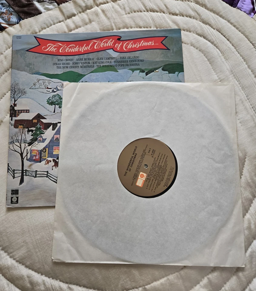 vintage 1975 - The Wonderful World of Christmas - vinyl LP holiday music Capitol - Image 4 of 4
