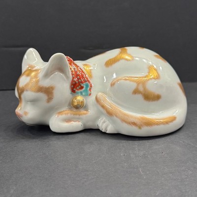 Vintage Japanese Porcelain Kutani Sleeping Cat Figurine Gold Accents 6''
