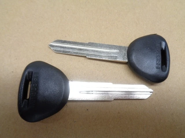 DOS LLAVES EN BLANCO SE ADAPTAN A GALANT ECLIPSE 3000GT (LOTE DE 2) ¡NUEVAS! EE. UU. ¡ENVÍO! Foto 3 de 3