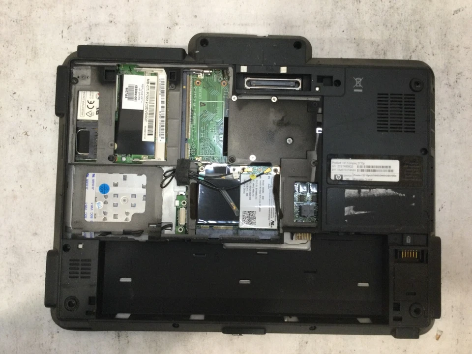 HP Compaq 2710p 12.1” / Intel Core 2 Duo U7500 @ 1.06GHz / (MISSING PARTS!) -MR - Image 4 of 4