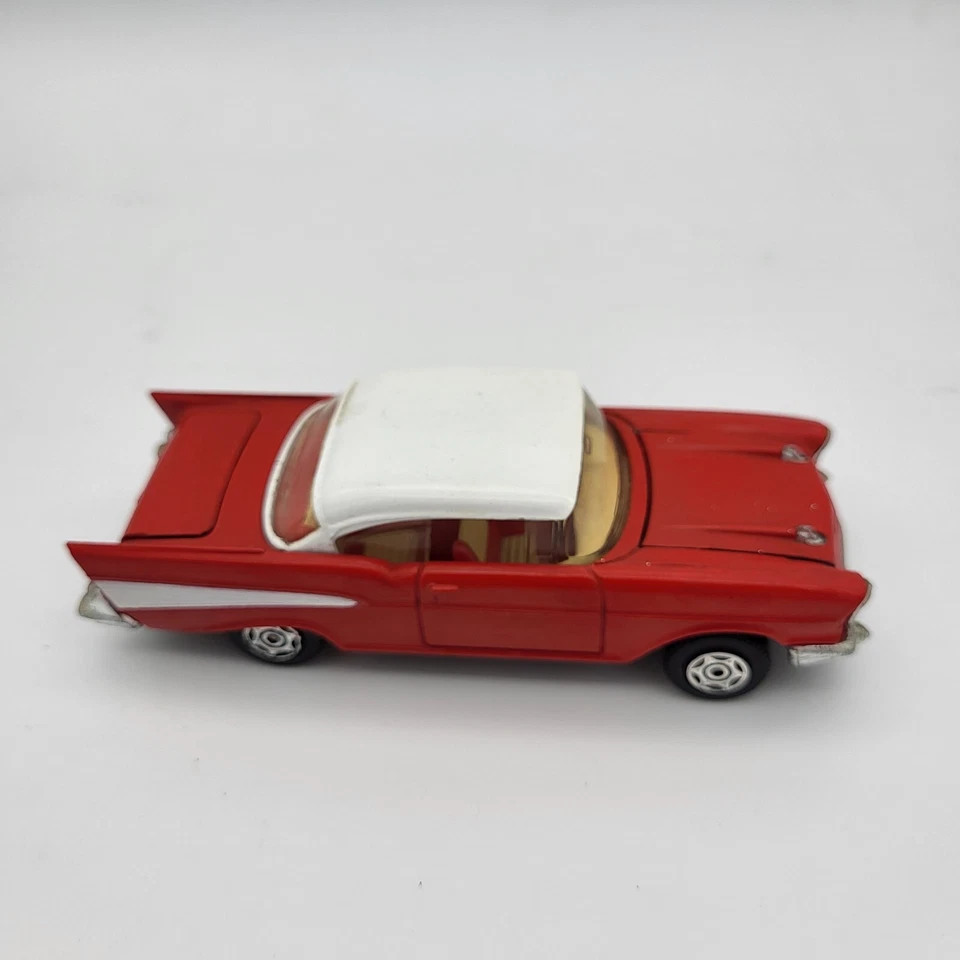 Chevrolet Bel Air 1957 Corgi 825 1:43 rojo y blanco muy detallado sin caja Foto 2 de 4