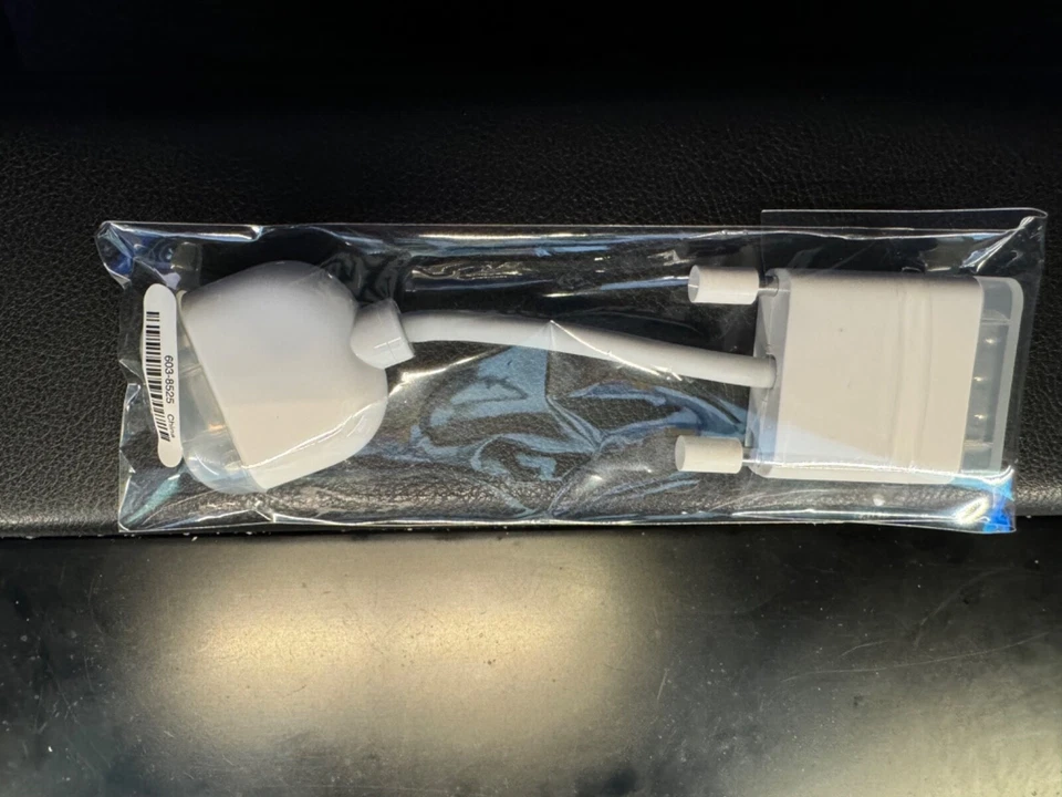 Genuine Apple DVI (DVI-I male) to VGA (female) adapter connector 603-8525 - Image 2 of 3