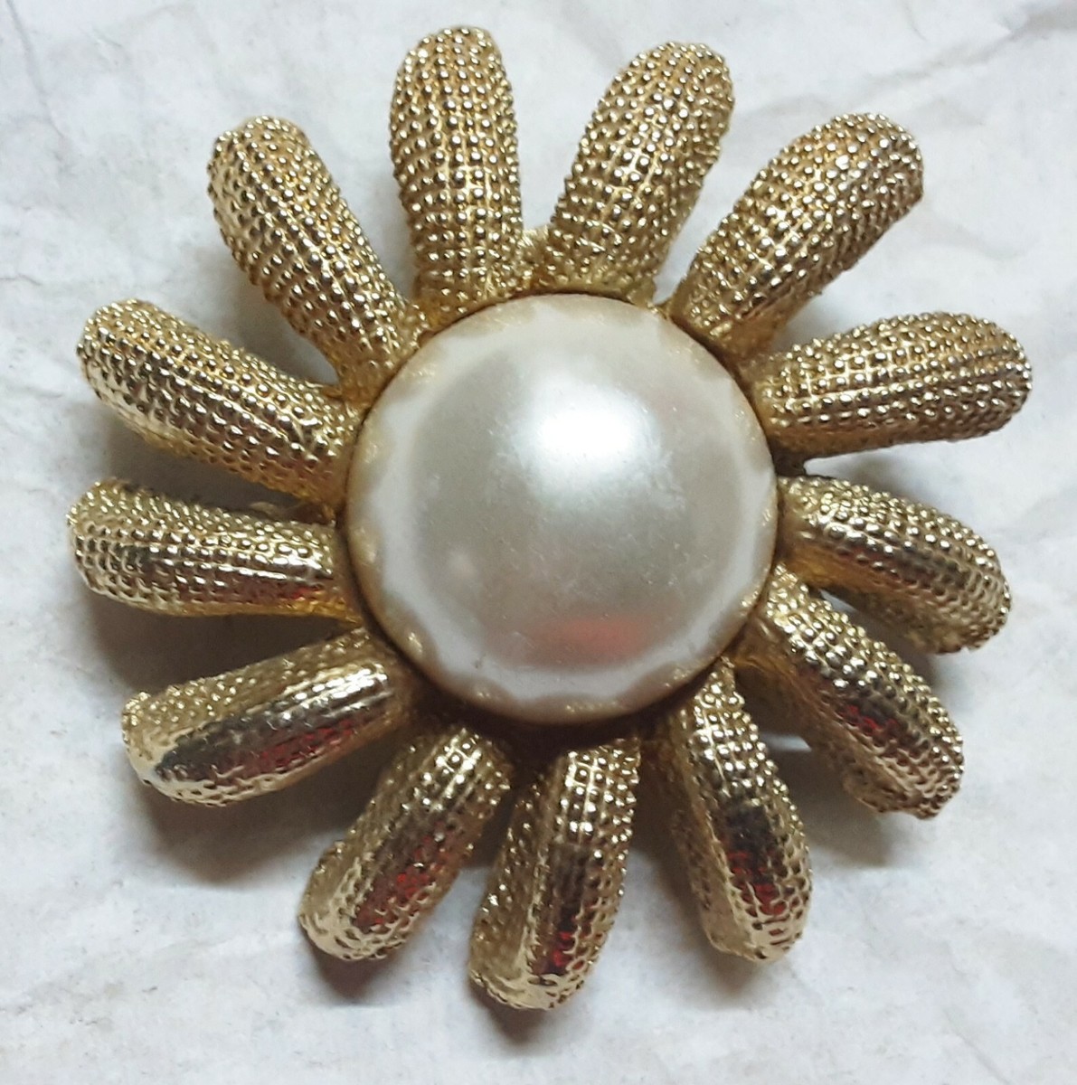 Broche Vintage Fleur Perle Blanche Or - Bijou Délicat En Relief *4227 - Occasion Bon état