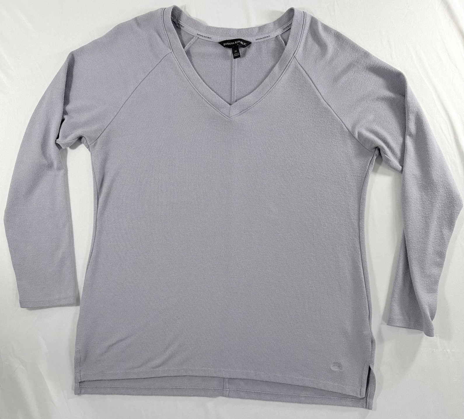 Banana Republic Women’s Medium Light Purple V‑Neck Knit Pullover Sweater Soft