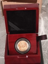 Queen Elizabeth II 1966 22ct Gold Full Sovereign In Wooden Case Great Condition