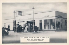 Gulf gas station Brownfield Texas TX B/W Postcard #455
