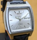 Rare vintage Seiko 5 automatic day date movement number 7s26A japan made men's w