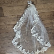 New With Tags Ivory Mid-Length Bridal Veil Lace Sequin Trim Comb 199.95