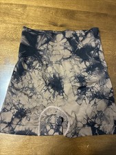 Women  s Medium Yoga Shorts