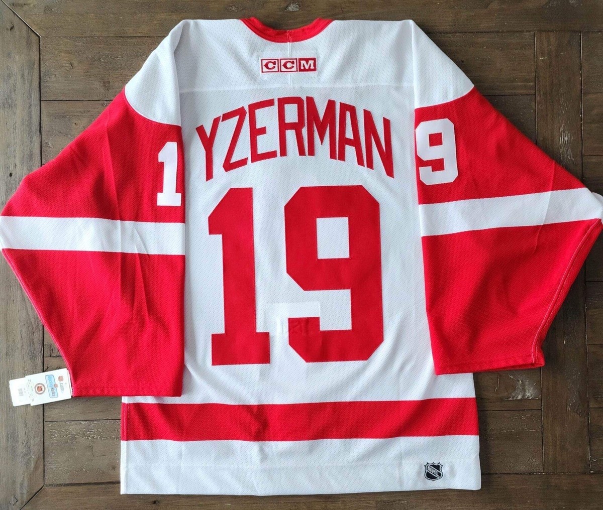 Vintage CCM Detroit Red Wings Steve Yzerman #19 On Ice Game