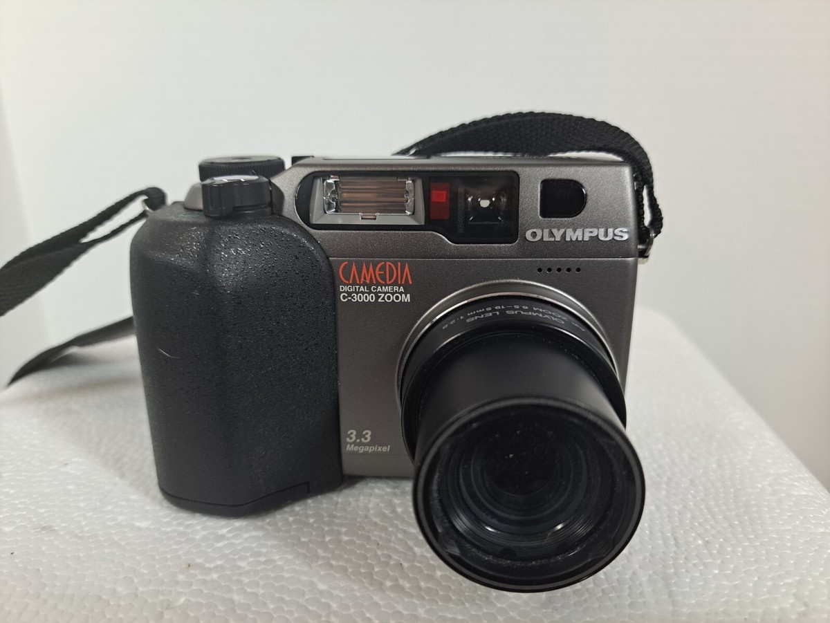 Olympus C-3000 Camedia Digital Zoom Camera & Manual w/ Box