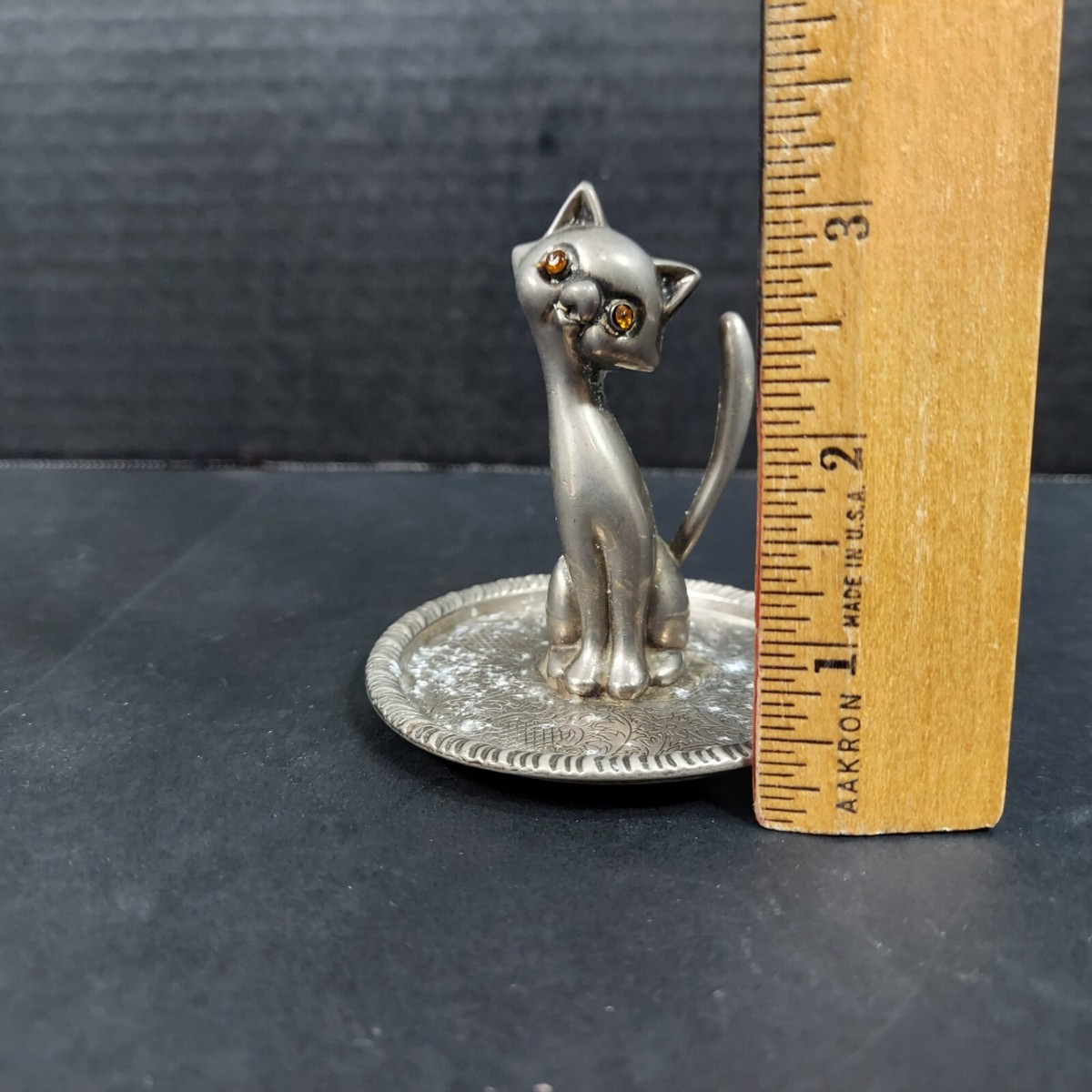 International Silver Co. Cat EP Zinc Alloy Silver Ring Holder