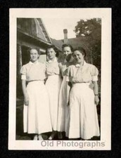 WOMEN HAPPY GROUP WORKERS NURSES GIRLFRIENDS OLD/VINTAGE PHOTO- E307