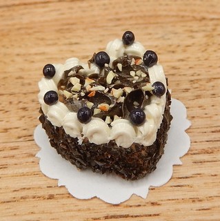 Vtg Heart Shaped Black Forest Chocolate Cake Dollhouse Miniature 1:12