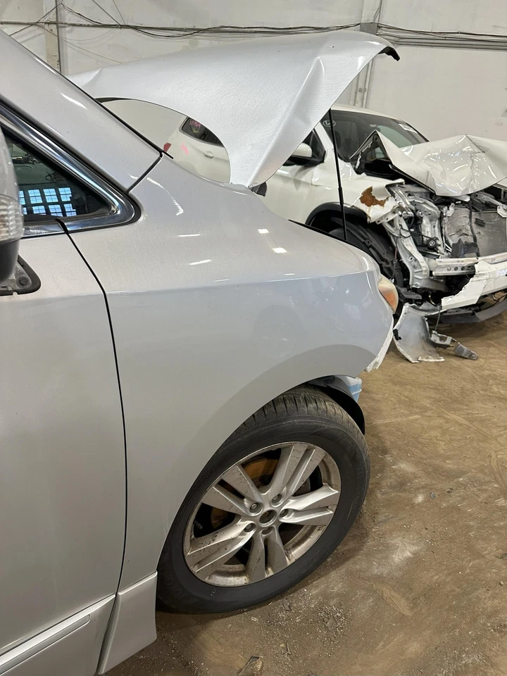 Used Front Right Fender fits: 2011 Nissan Quest w/o side sill moulding Front Rig Foto 2 de 4