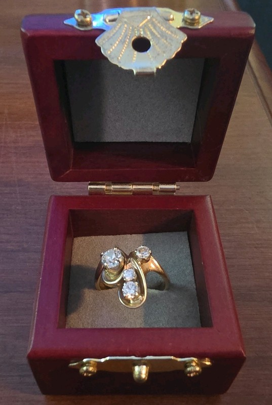 14K Yellow Gold: Vintage; 4 Diamonds Over 1 ct. Total, Swirled Ring, Size 6.5